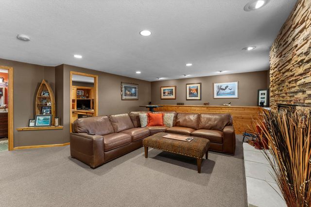 476 Hawthorn Road, Circle Pines, MN 55014