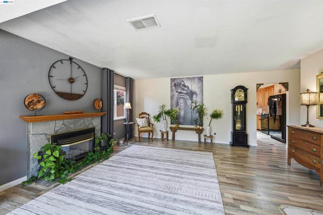 14868 Crosby St, San Leandro, CA 94579