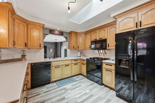 14868 Crosby St, San Leandro, CA 94579