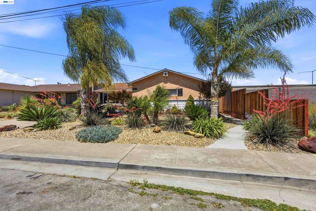 14868 Crosby St, San Leandro, CA 94579