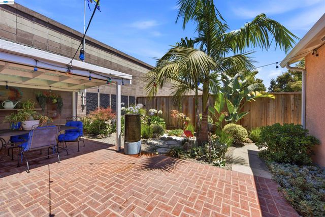 14868 Crosby St, San Leandro, CA 94579