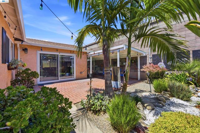 14868 Crosby St, San Leandro, CA 94579