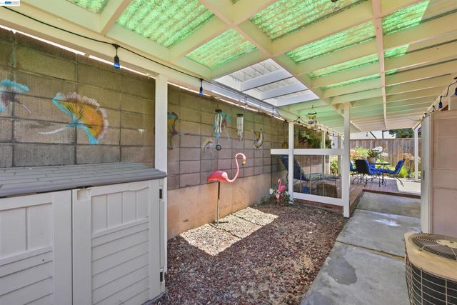 14868 Crosby St, San Leandro, CA 94579