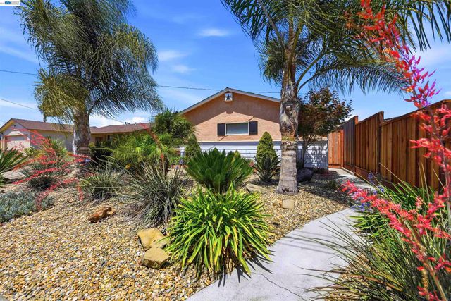 14868 Crosby St, San Leandro, CA 94579