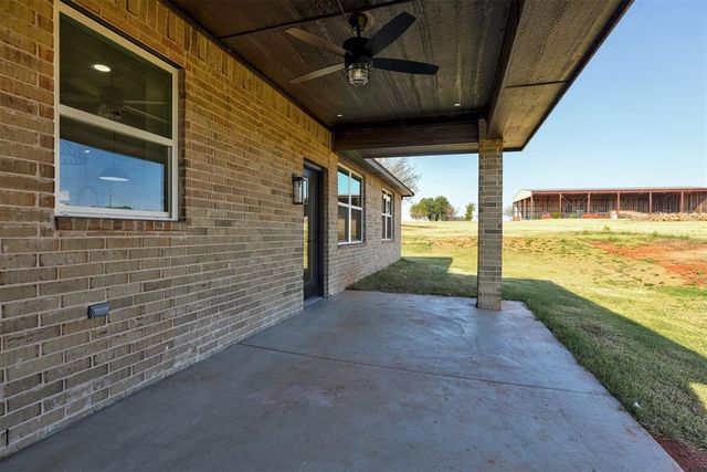 2444 Wolf Creek Bend, Blanchard, OK 73010