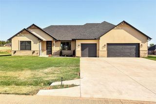 2444 Wolf Creek Bend, Blanchard, OK 73010