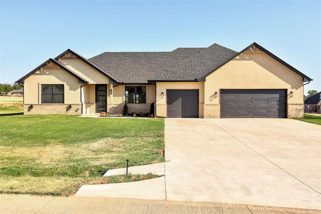 2444 Wolf Creek Bend, Blanchard, OK 73010