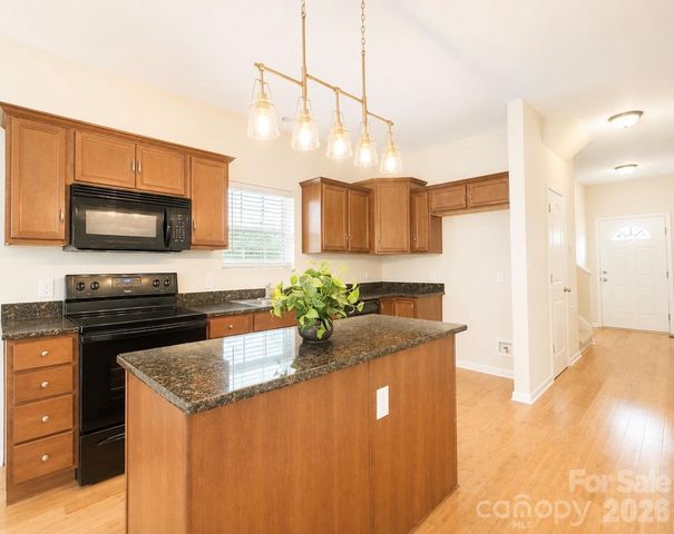 115 High Bluff Circle, Mooresville, NC 28115