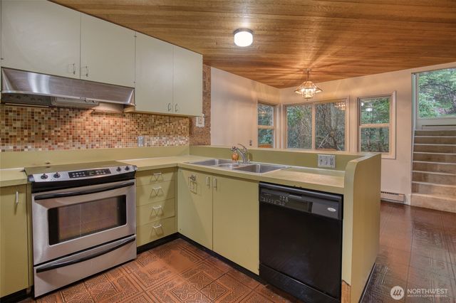 701 W Harriet Avenue, Montesano, WA 98563