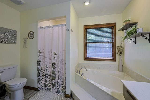 8427 Stratford Court, Florence, KY 41042