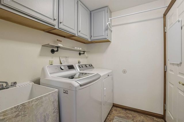 8427 Stratford Court, Florence, KY 41042