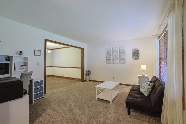 8427 Stratford Court, Florence, KY 41042