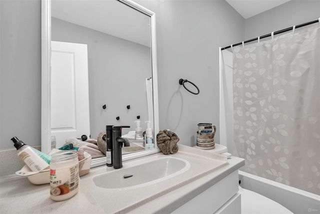 619 137th Avenue, Wayland, MI 49348