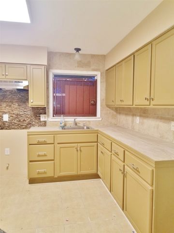 12116 Hoblitzelle Drive, Dallas, TX 75243