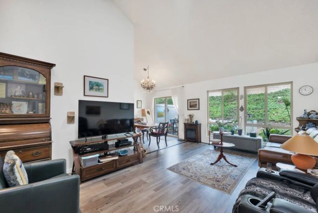 5154 Village 5, Camarillo, CA 93012