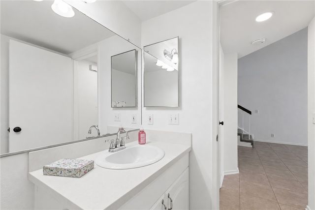 871 W 13th 3, Azusa, CA 91702