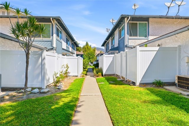 871 W 13th 3, Azusa, CA 91702