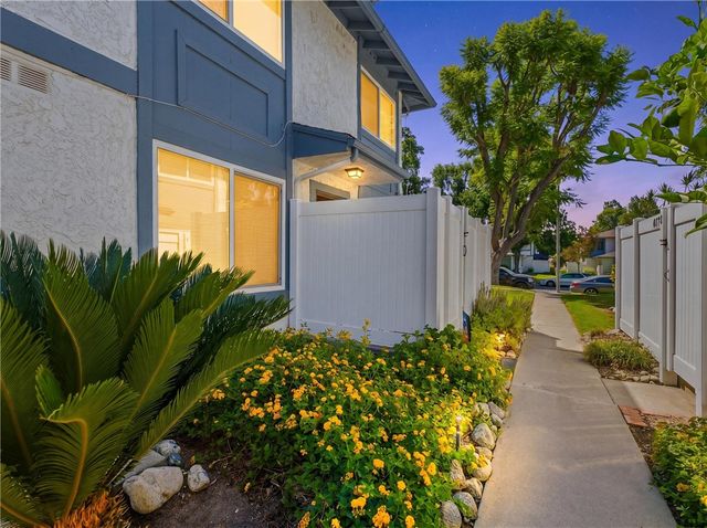 871 W 13th 3, Azusa, CA 91702