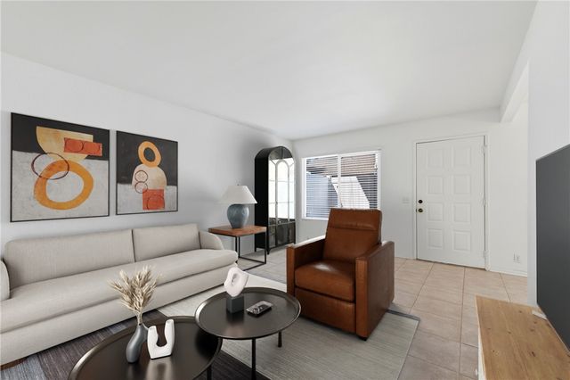 871 W 13th 3, Azusa, CA 91702