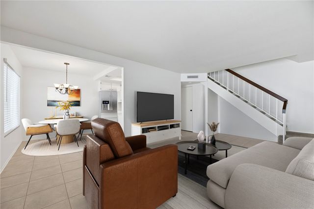 871 W 13th 3, Azusa, CA 91702