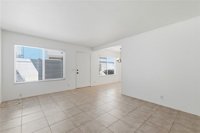 871 W 13th 3, Azusa, CA 91702