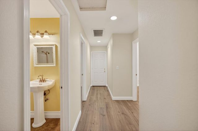 949 Takami Ct, Rio Linda, CA 95673
