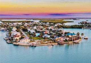 161 Tahiti CIR, Naples, FL 34113