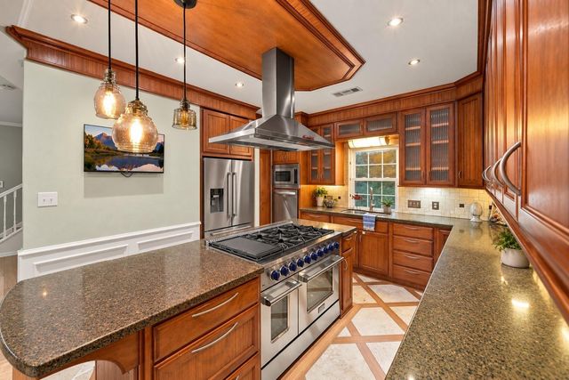920 Grove Road, Clear Lake Shores, TX 77565