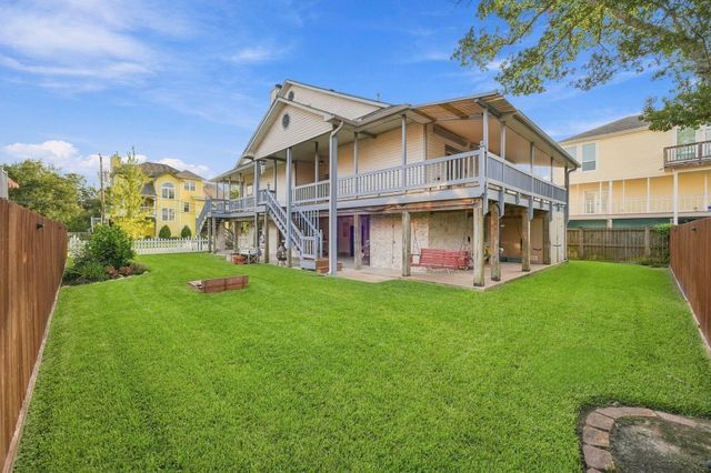 920 Grove Road, Clear Lake Shores, TX 77565