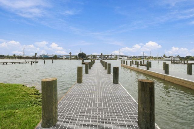 920 Grove Road, Clear Lake Shores, TX 77565