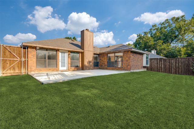2113 McIntosh Drive, Garland, TX 75040