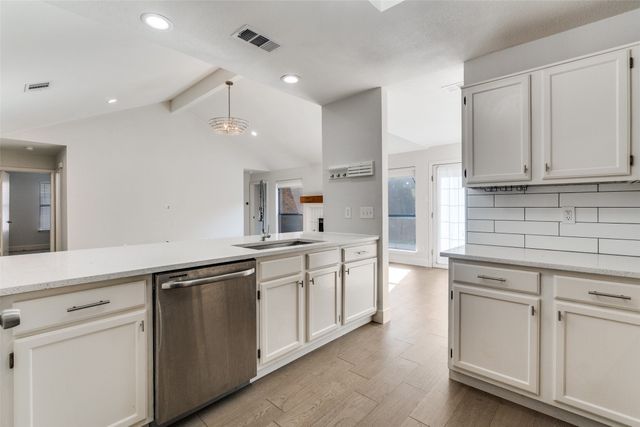 2113 McIntosh Drive, Garland, TX 75040