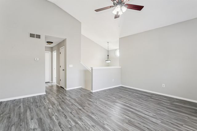 10702 E Bluestem St, Wichita, KS 67207