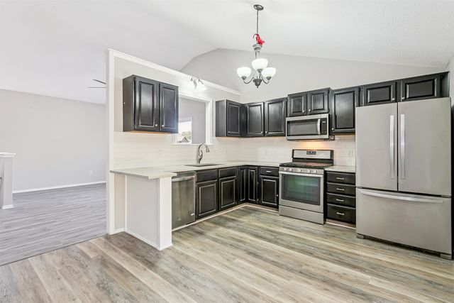 10702 E Bluestem St, Wichita, KS 67207
