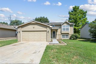 10702 E Bluestem St, Wichita, KS 67207