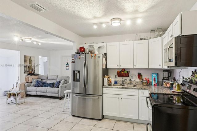 6402 NW 8th Ave, Miami, FL 33150