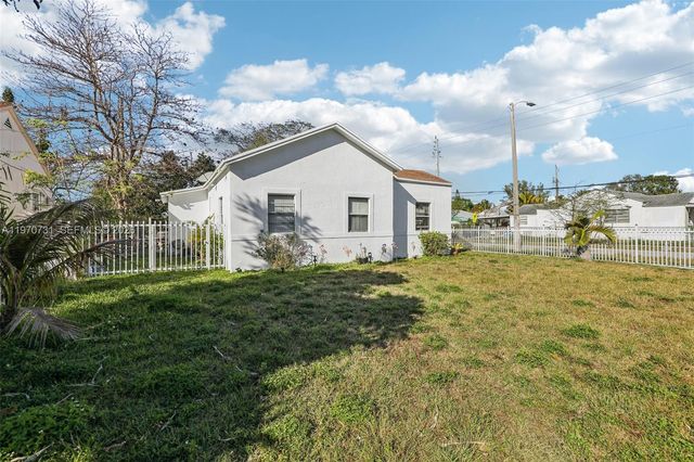 6402 NW 8th Ave, Miami, FL 33150