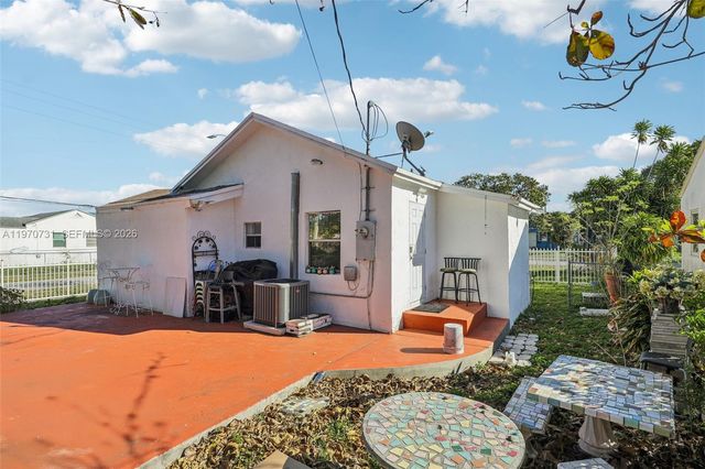 6402 NW 8th Ave, Miami, FL 33150