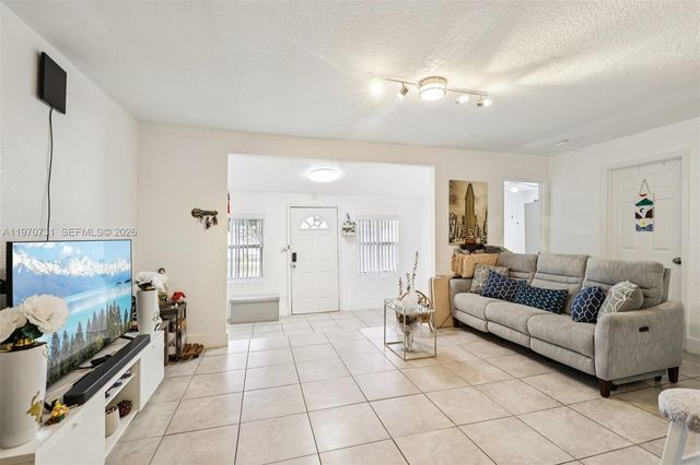 6402 NW 8th Ave, Miami, FL 33150