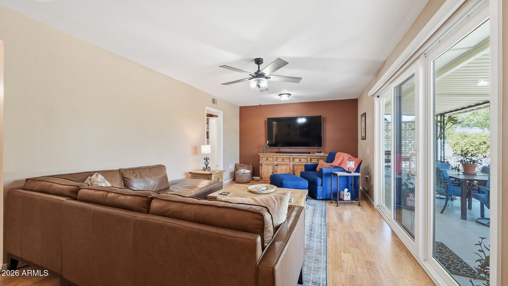 Image 11 of property listing at 10702 W WILLOWBROOK Drive, Sun City, AZ 85373