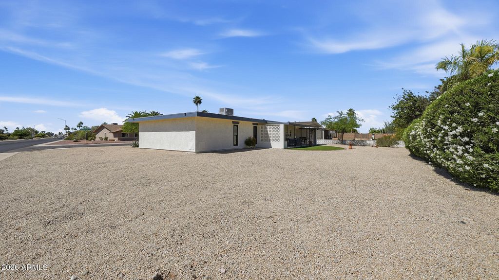 Image 42 of property listing at 10702 W WILLOWBROOK Drive, Sun City, AZ 85373