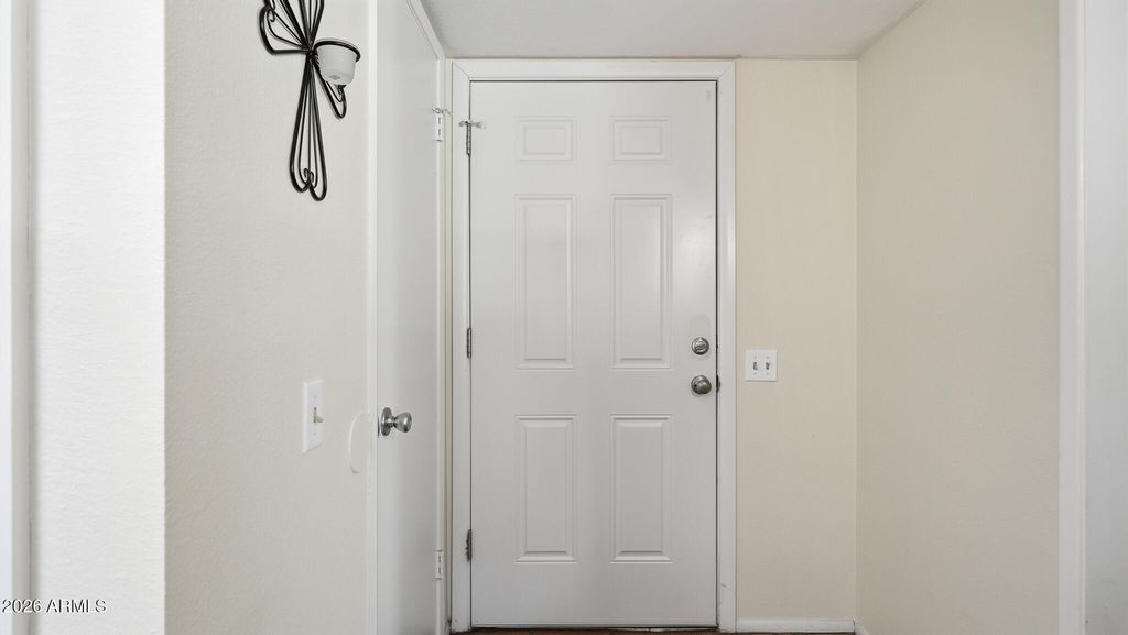 Image 9 of property listing at 10702 W WILLOWBROOK Drive, Sun City, AZ 85373