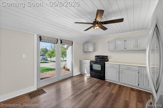 207 N Church, Ortonville, MI 48462