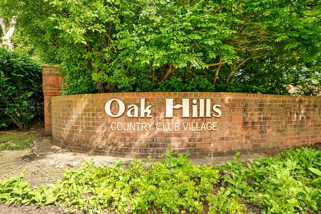 13253 S Oak Ridge Trail 2B, Palos Heights, IL 60463