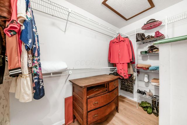 4474 Greystone Village Drive, 5D, Columbus, OH 43228