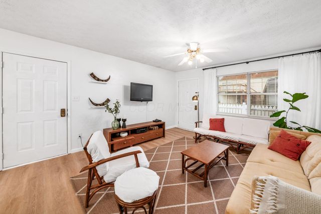 4474 Greystone Village Drive, 5D, Columbus, OH 43228