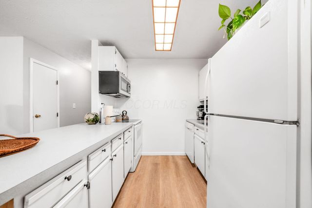 4474 Greystone Village Drive, 5D, Columbus, OH 43228