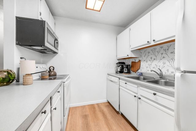 4474 Greystone Village Drive, 5D, Columbus, OH 43228