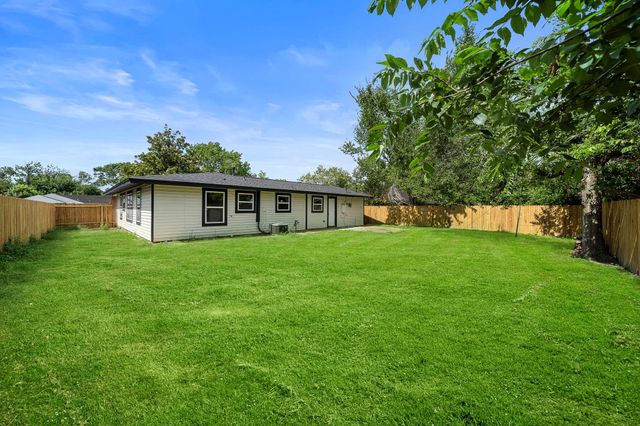 5607 Flamingo Drive, Houston, TX 77033