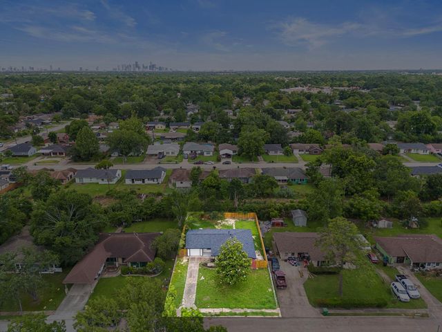 5607 Flamingo Drive, Houston, TX 77033